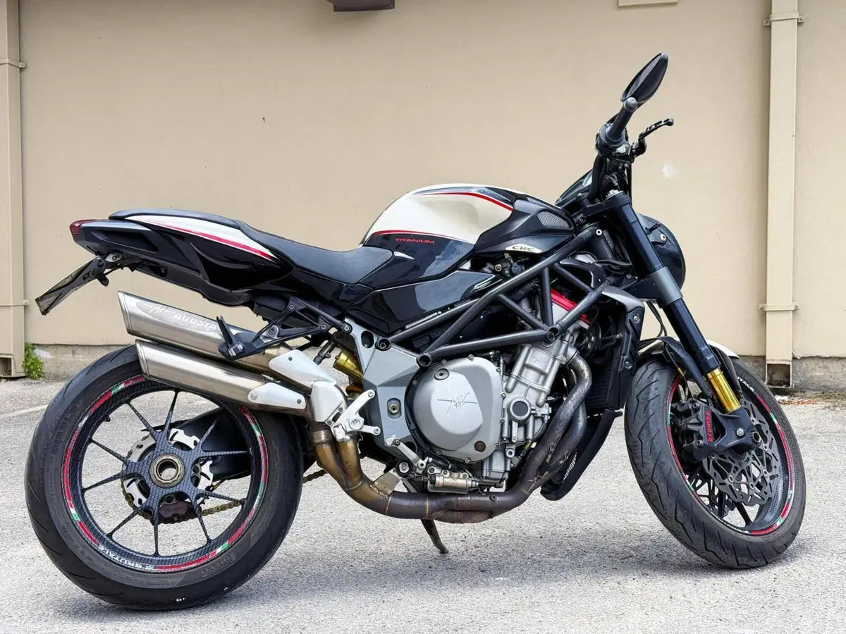 MV Agusta Brutale 910 R (2006 - 11) (5)