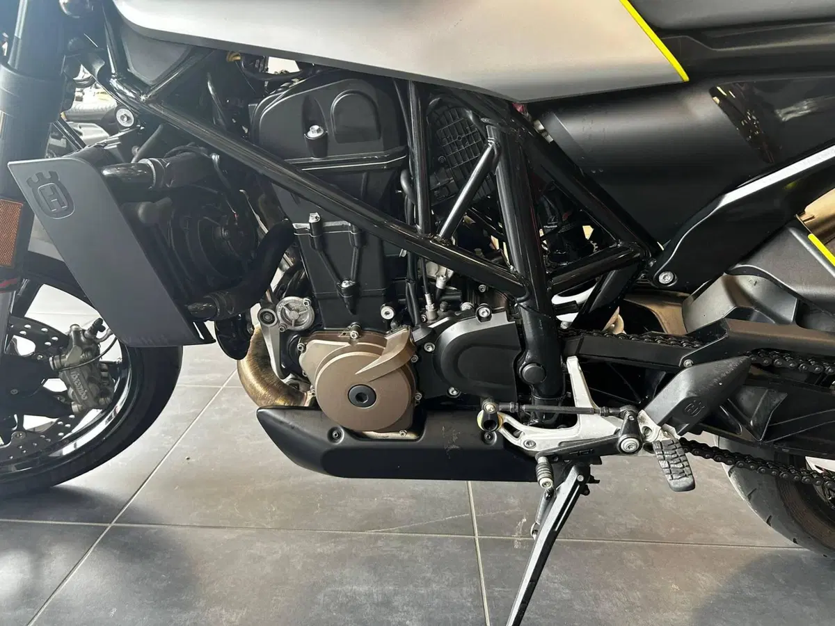Husqvarna Vitpilen 701 (2018 - 19) (5)