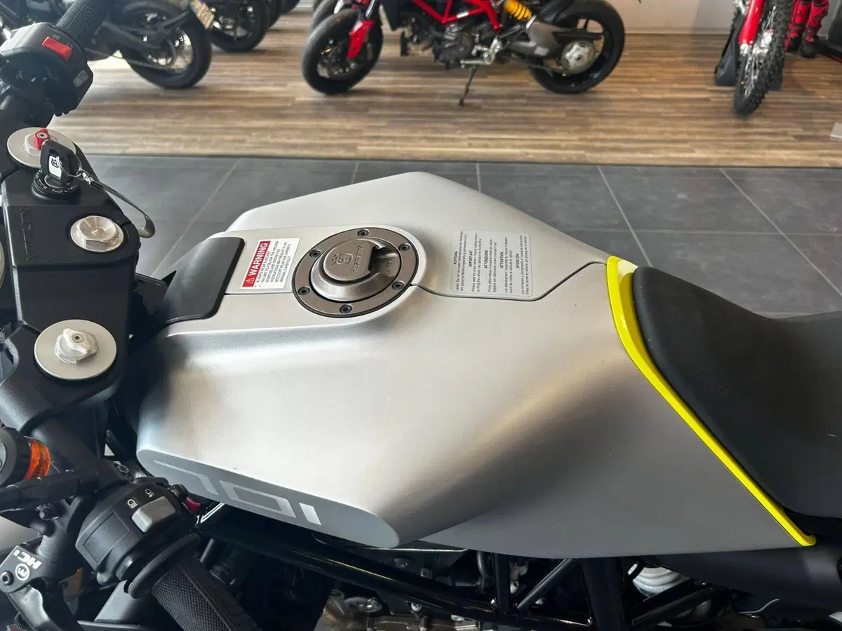 Husqvarna Vitpilen 701 (2018 - 19) (7)