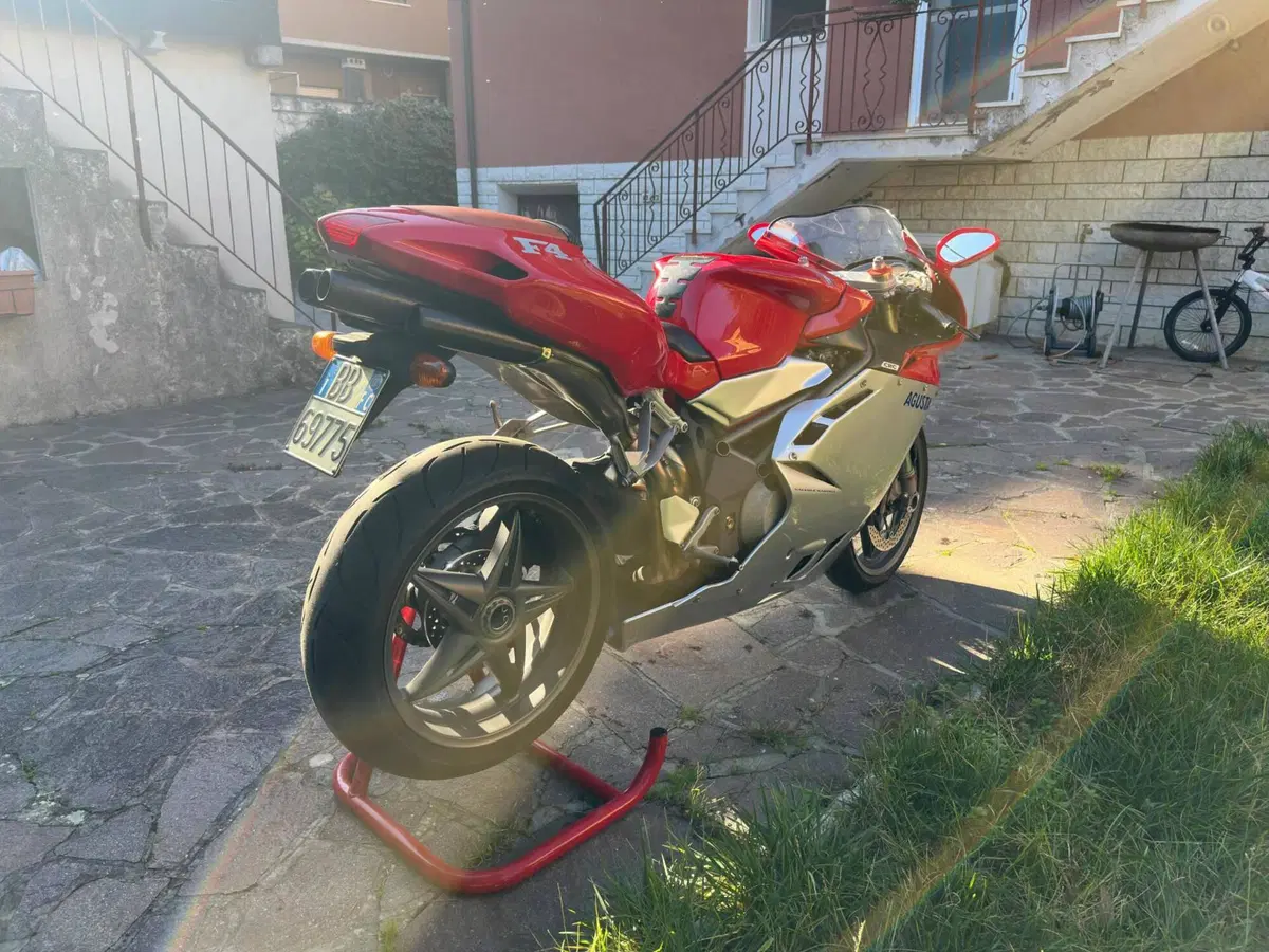 MV Agusta F4 750 S 1+1 (2000 - 02) (4)
