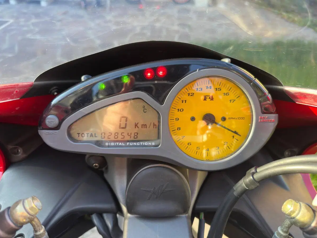 MV Agusta F4 750 S 1+1 (2000 - 02) (8)