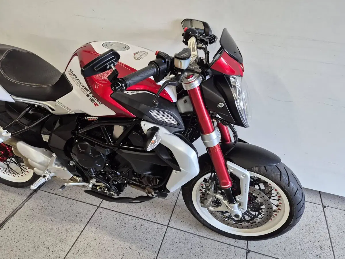MV Agusta Dragster 800 RR (2015 - 17) (2)