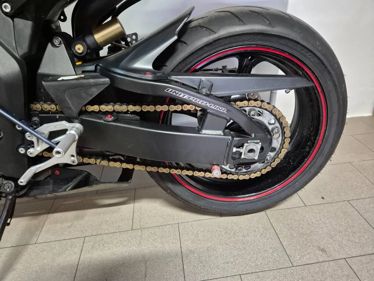 Honda CBR 1000 RR Fireblade (2006 - 07) (4)