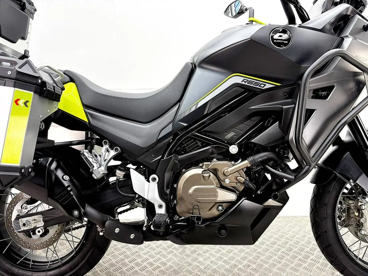 QJ Motor SVT 650 X (2025 - 26) (8)