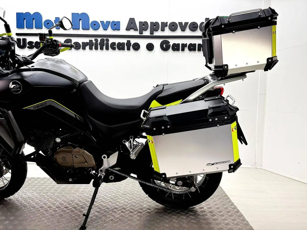 QJ Motor SVT 650 X (2025 - 26) (17)