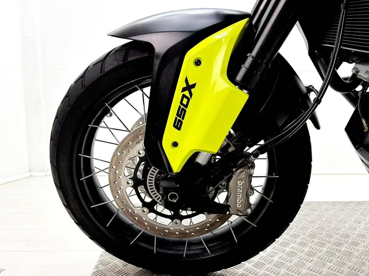 QJ Motor SVT 650 X (2025 - 26) (13)