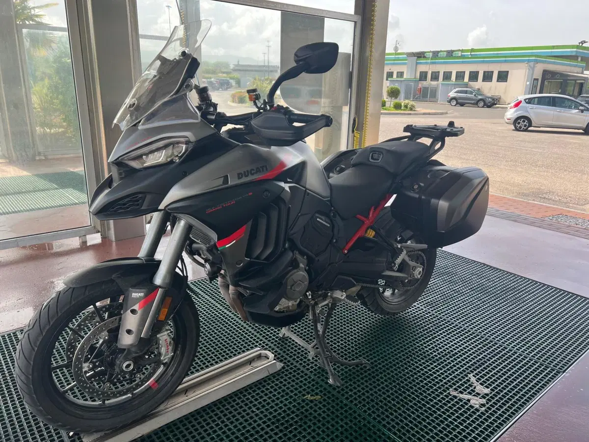 Ducati Multistrada V4 S Grand Tour (2024) (9)