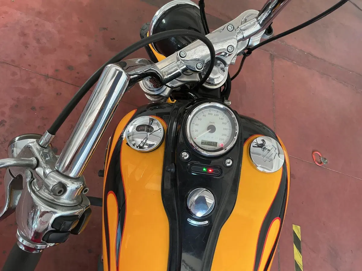 Harley-Davidson 1584 Wide Glide (2007 - 11) - FXDWG (2)