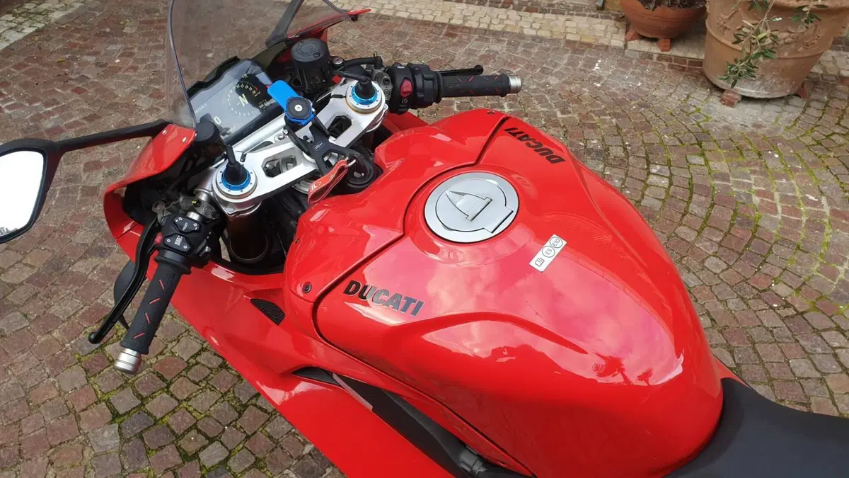 Ducati Panigale V4 S (2022 - 24) (4)