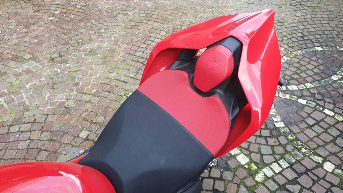 Ducati Panigale V4 S (2022 - 24) (12)