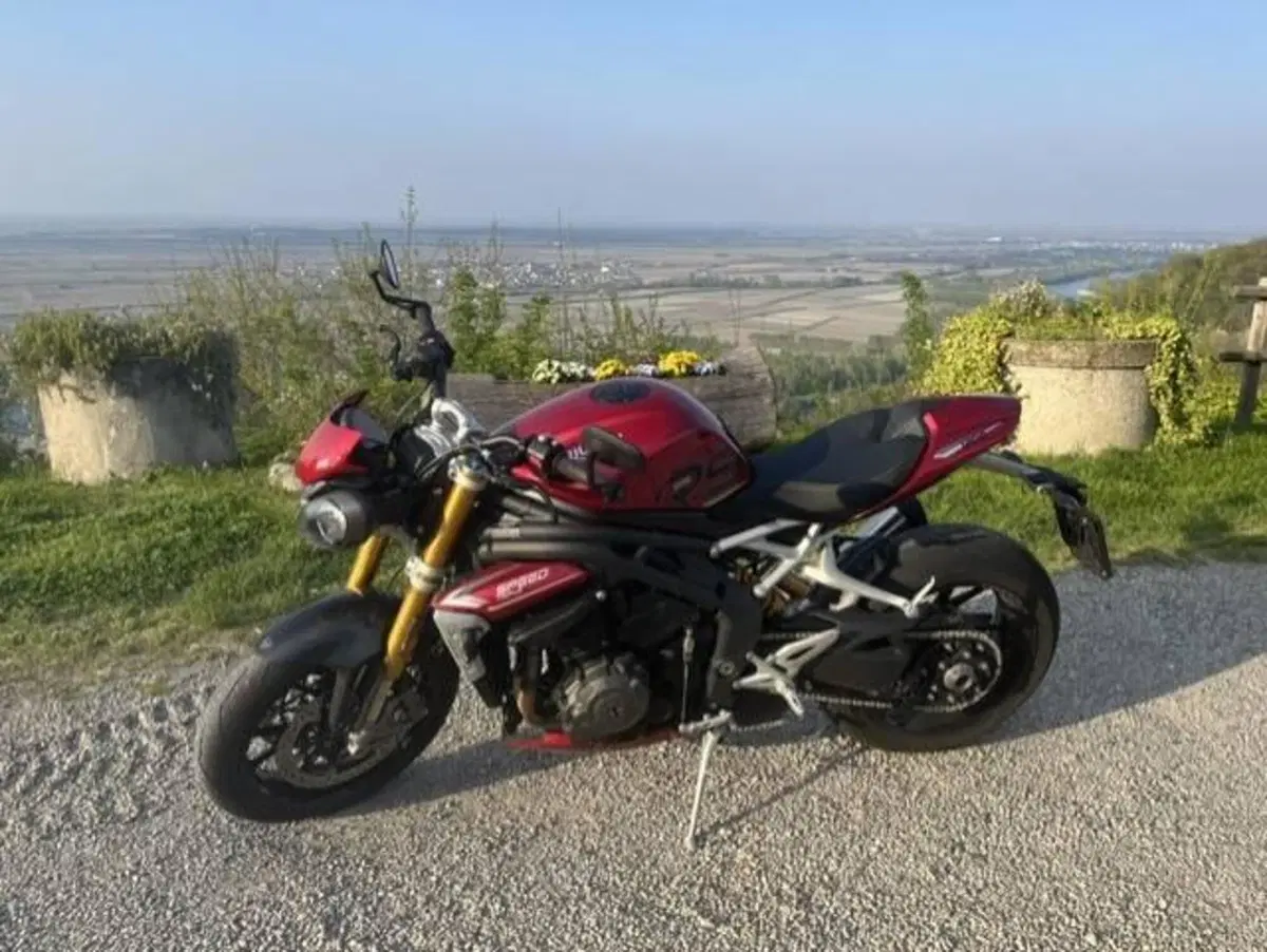 Triumph Speed Triple 1200 RS (2021 - 24) (2)