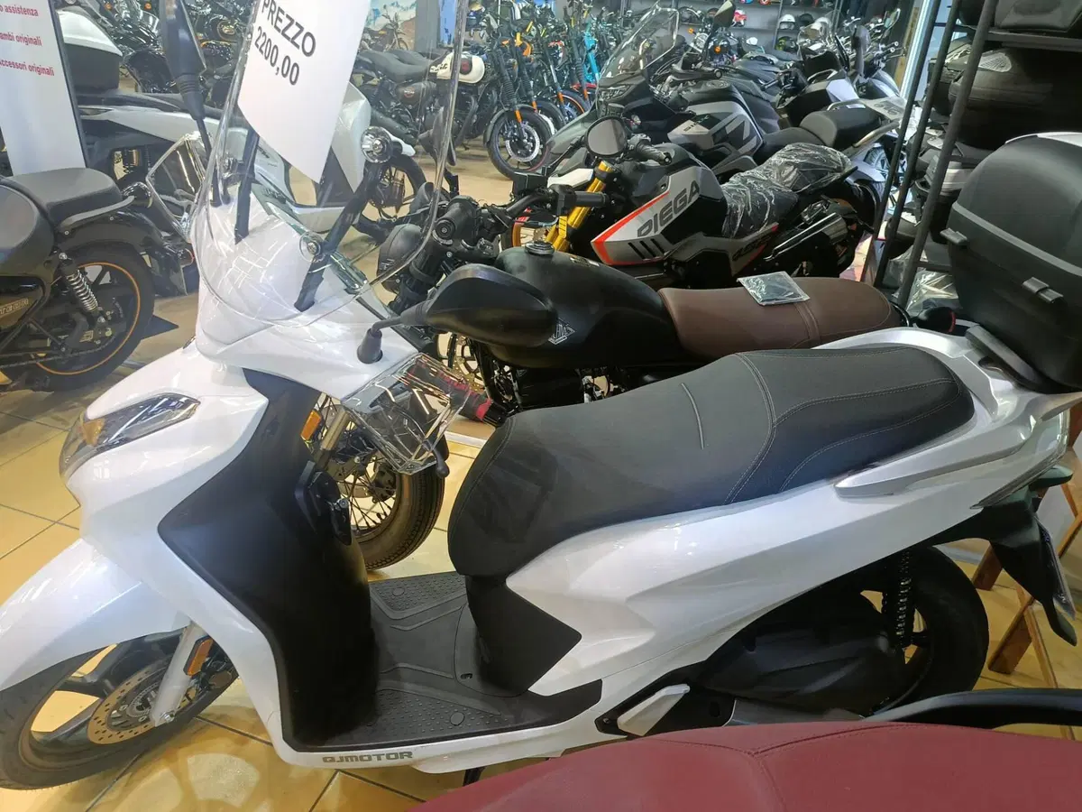 QJ Motor SQ 200 (2025 - 26)