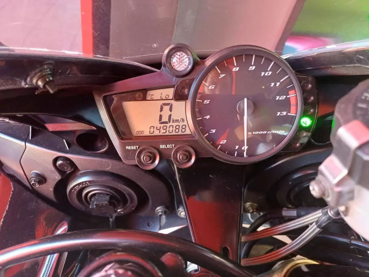 Yamaha YZF R1 (2002 - 03) (5)