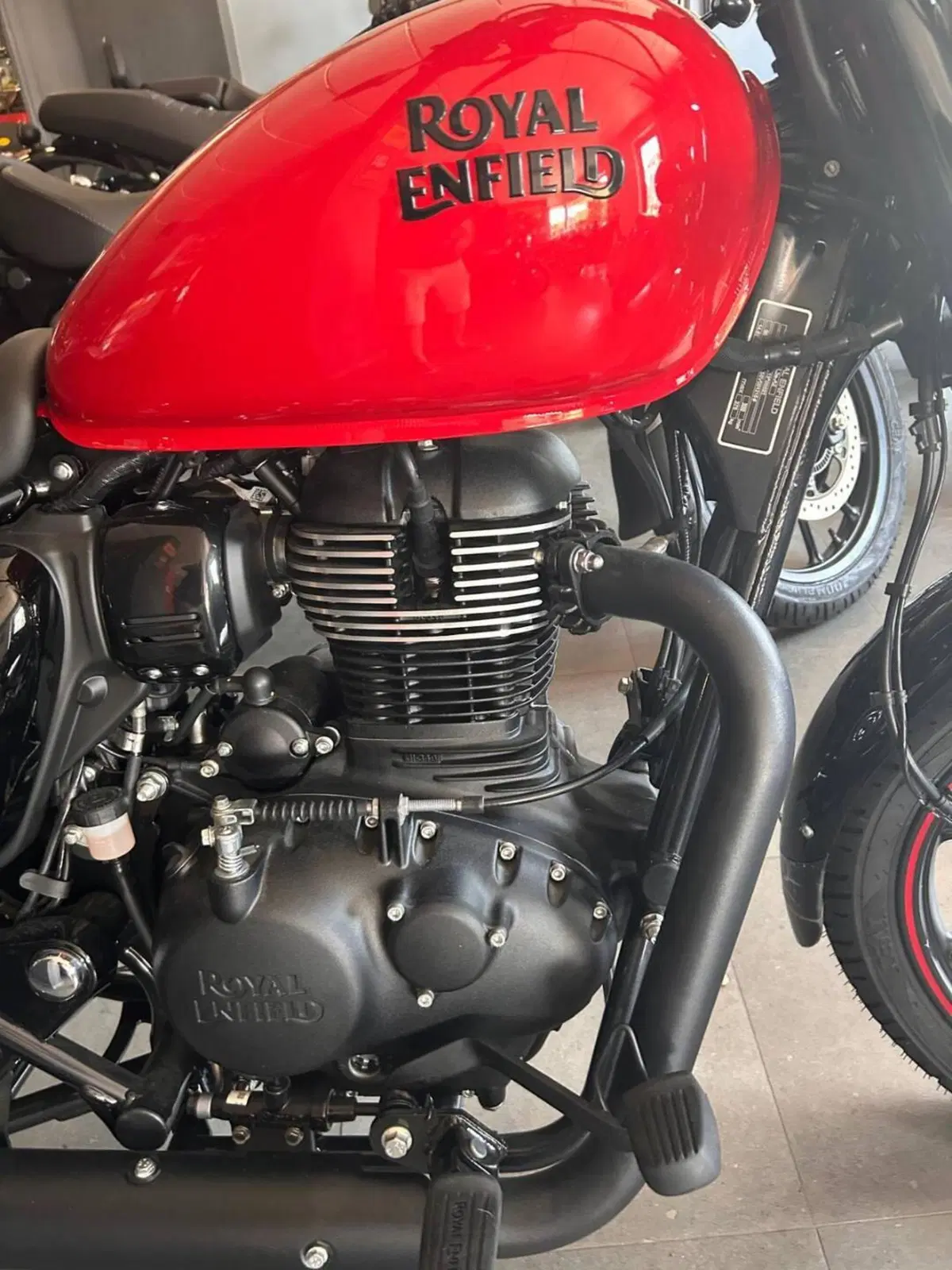 Royal Enfield Meteor 350 (2021 - 26) (2)