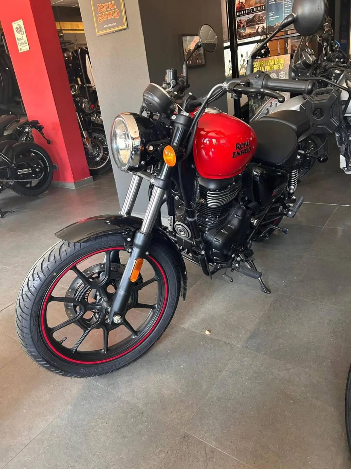 Royal Enfield Meteor 350 (2021 - 26) (4)