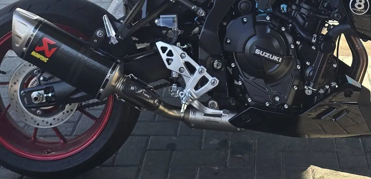 Scarico completo Akrapovic per Suzuki Gsx (3)
