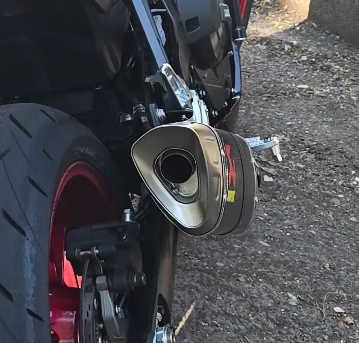 Scarico completo Akrapovic per Suzuki Gsx (2)