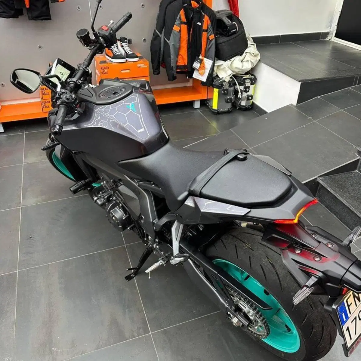 Yamaha MT-09 Y-AMT (2024 - 26) (4)