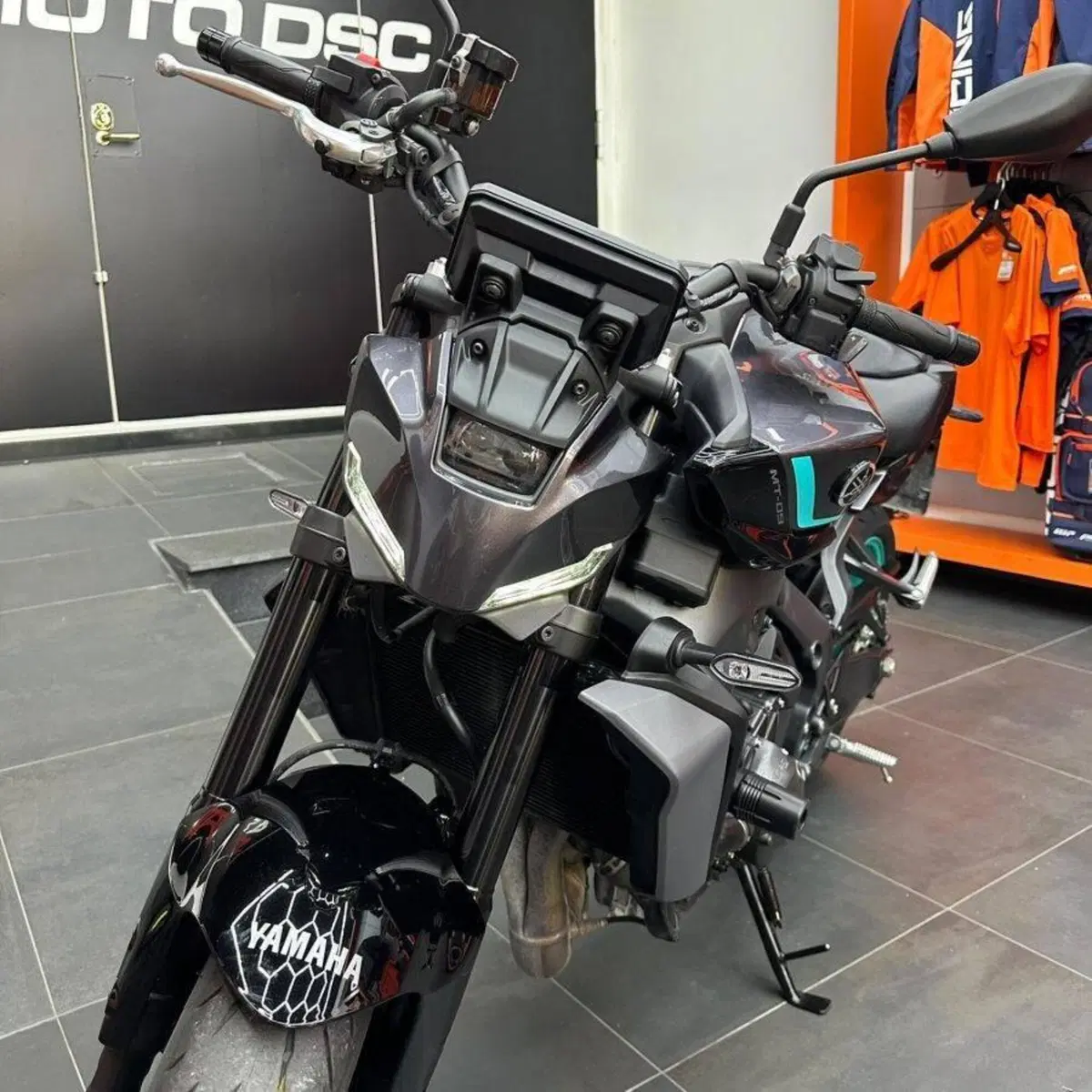 Yamaha MT-09 Y-AMT (2024 - 26) (2)