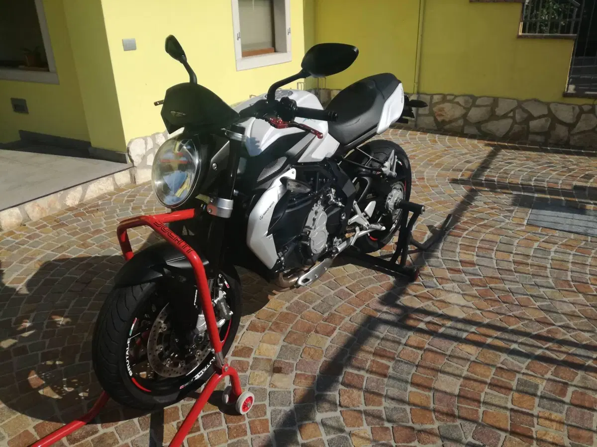 MV Agusta Brutale 675 EAS ABS (2011 - 16) (2)