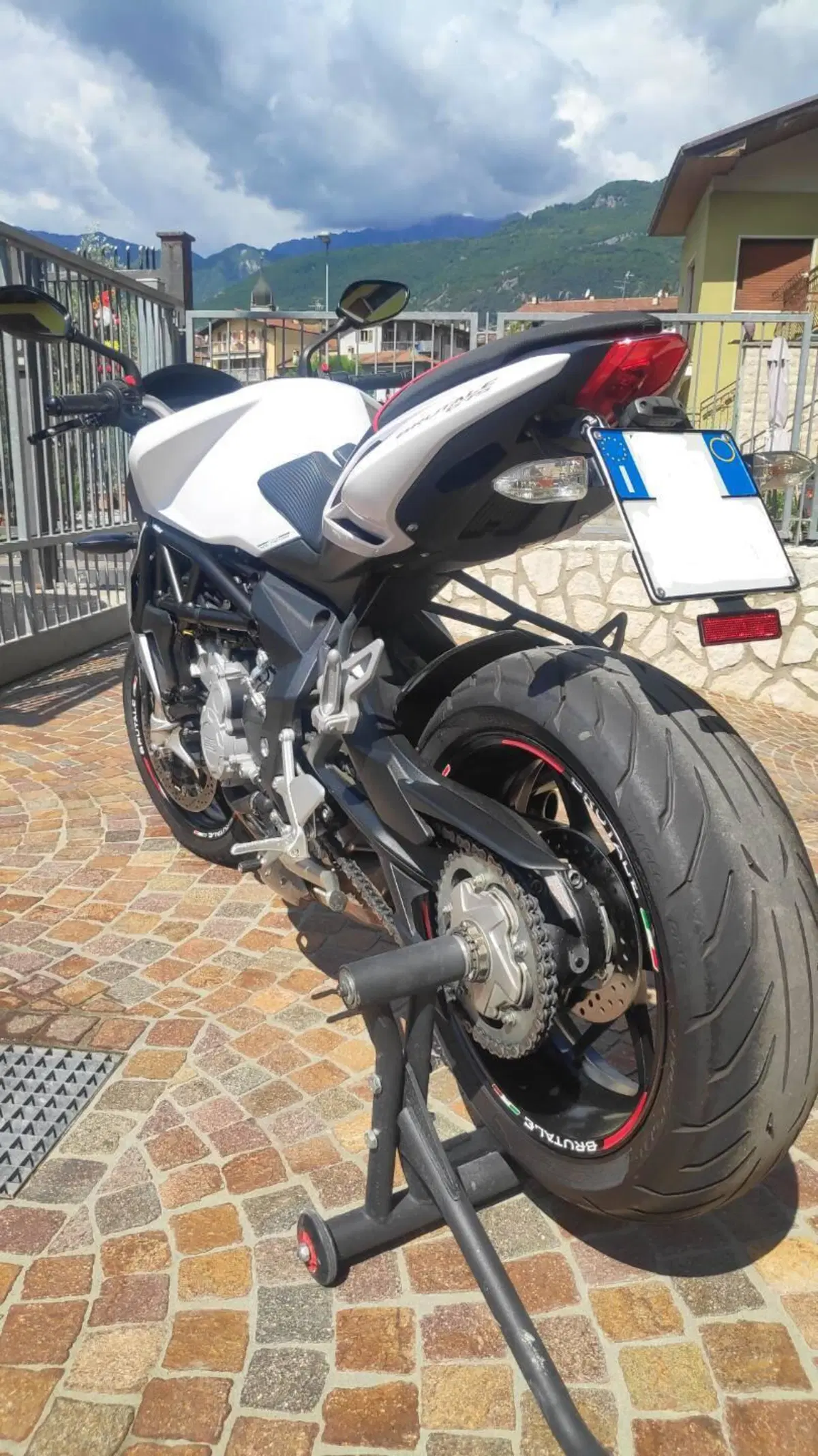 MV Agusta Brutale 675 EAS ABS (2011 - 16) (4)