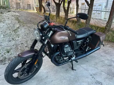 Moto Guzzi V7 III Stone Night Pack (2019 - 20) usata