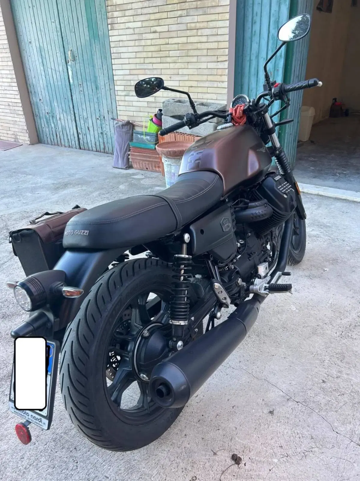 Moto Guzzi V7 III Stone Night Pack (2019 - 20) (4)