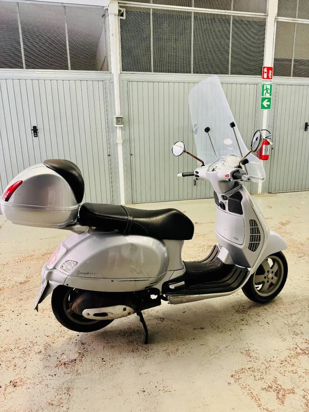 Vespa Granturismo 200 L (2)