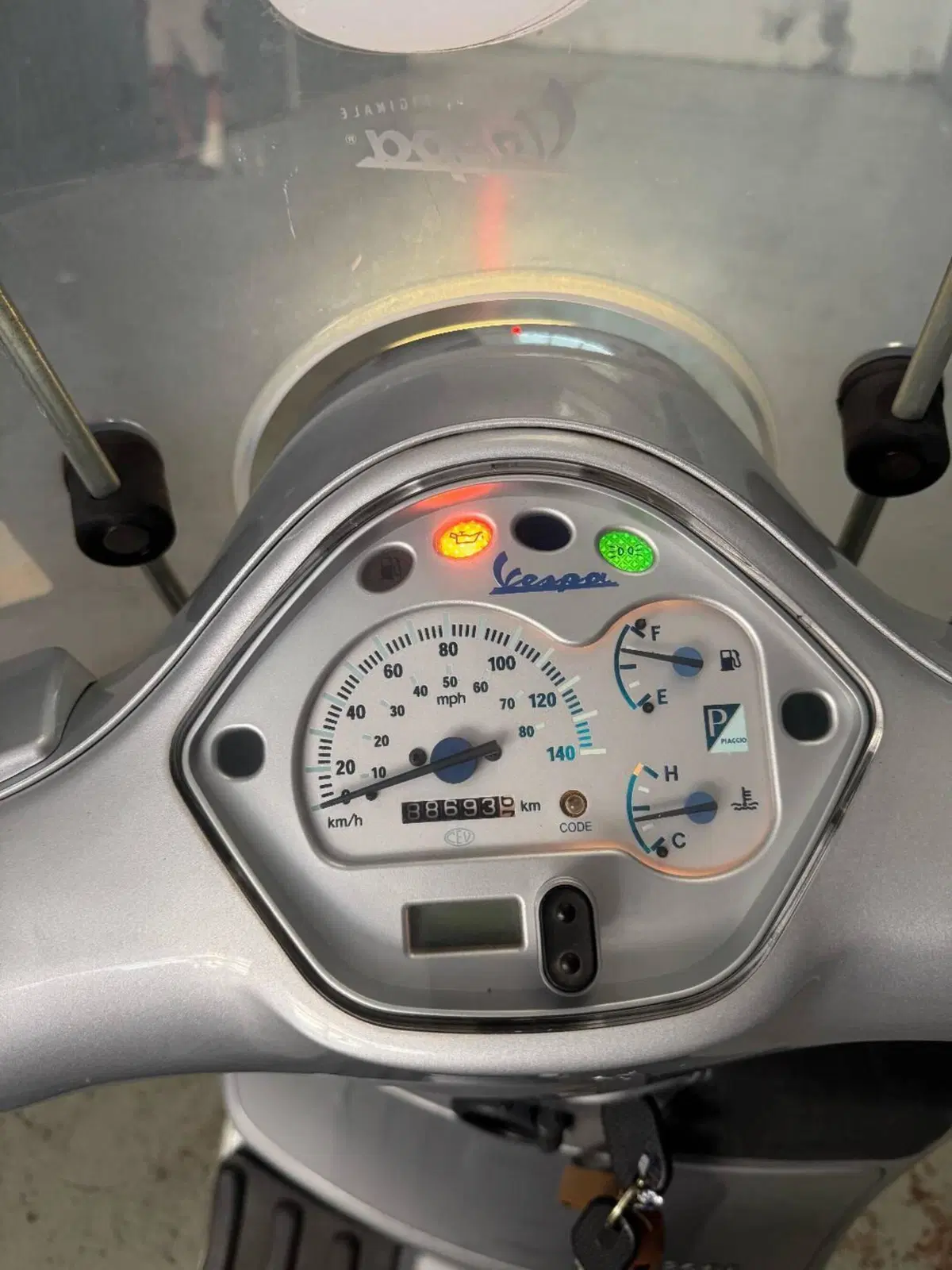 Vespa Granturismo 200 L (7)