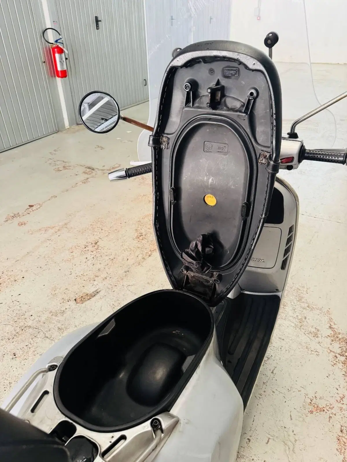 Vespa Granturismo 200 L (5)