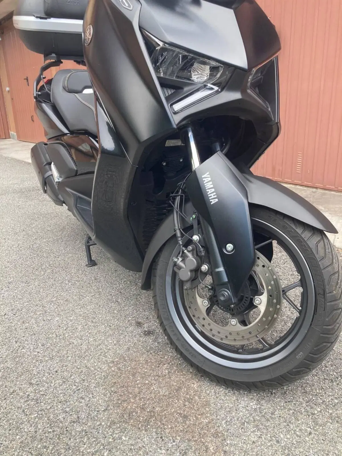 Yamaha X-Max 300 Tech Max (2021 - 24) (2)
