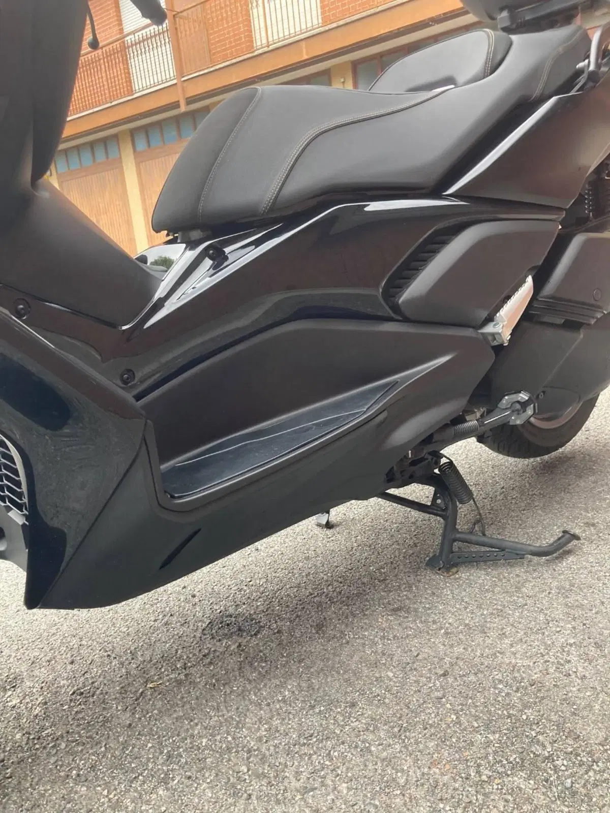 Yamaha X-Max 300 Tech Max (2021 - 24) (11)