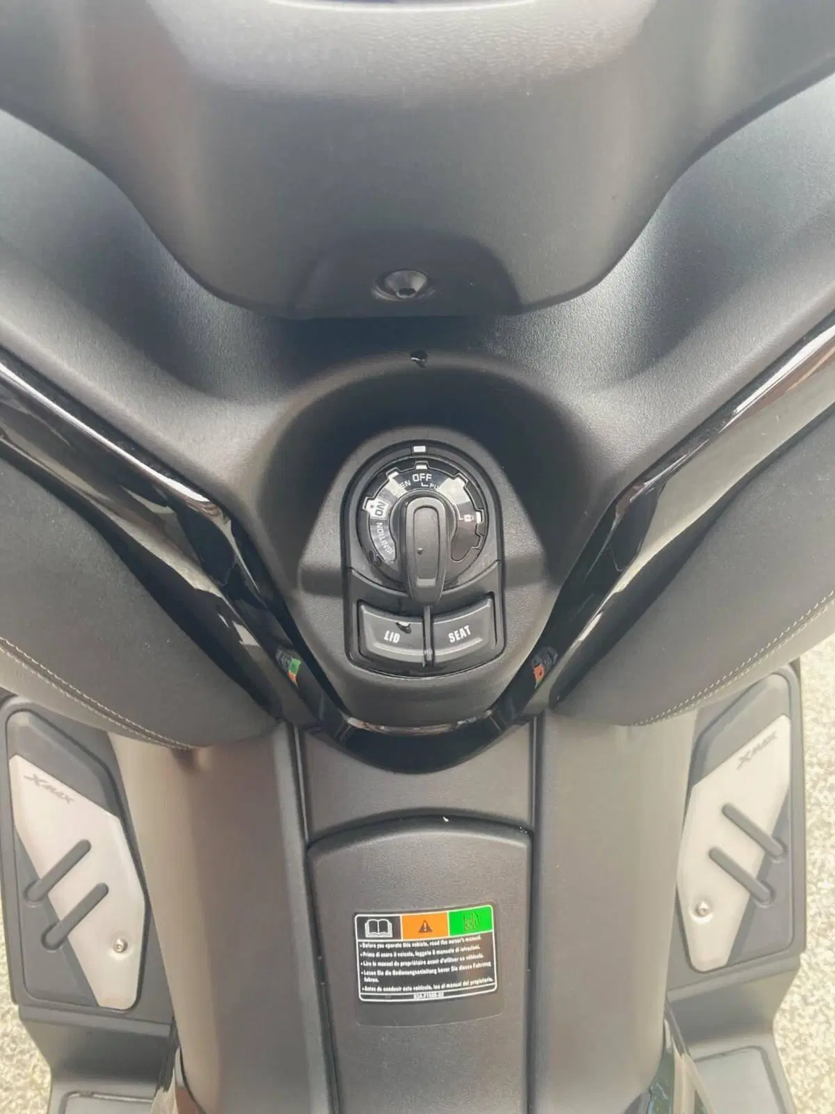 Yamaha X-Max 300 Tech Max (2021 - 24) (12)