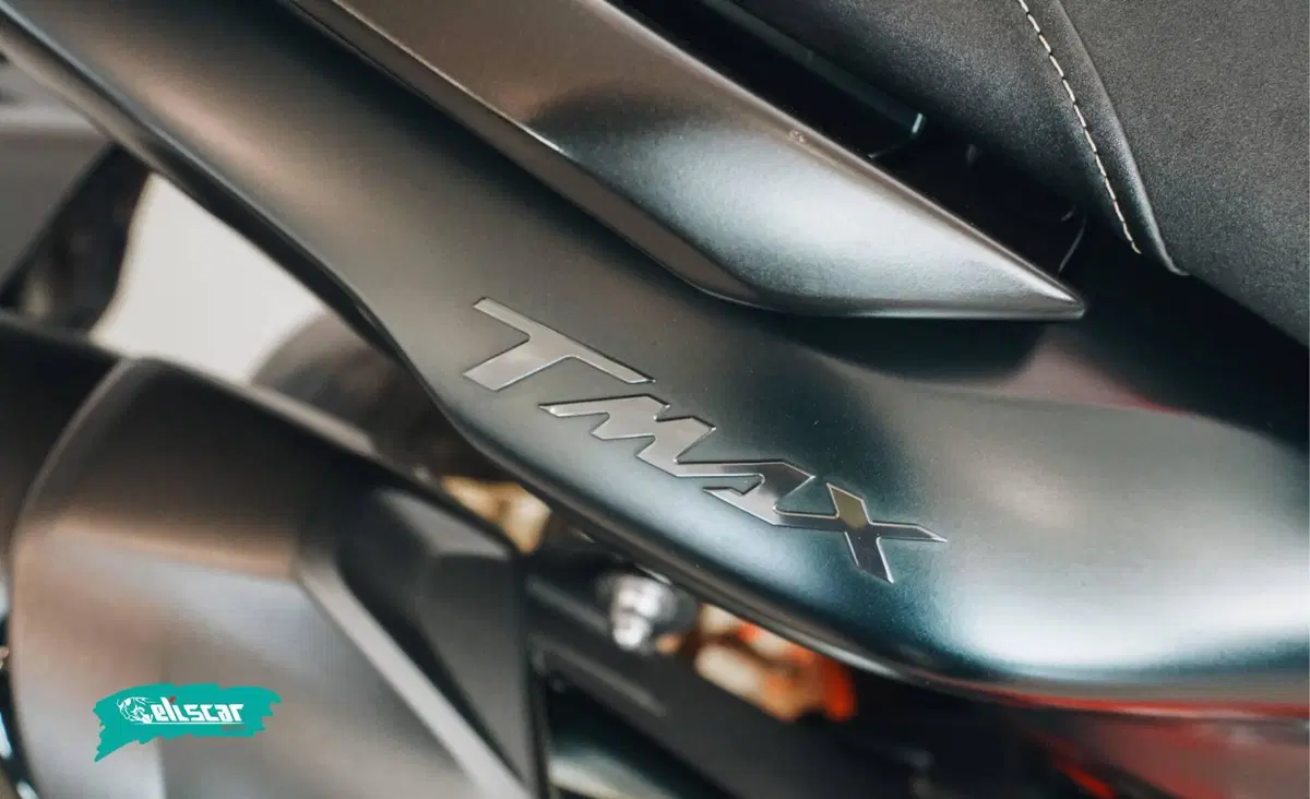 Yamaha T-Max 560 Tech Max (2022 - 24) (10)