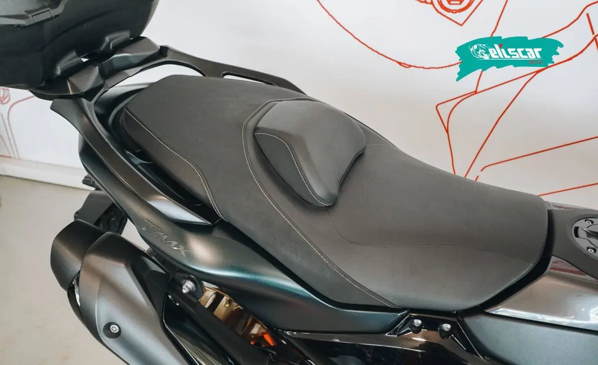 Yamaha T-Max 560 Tech Max (2022 - 24) (11)