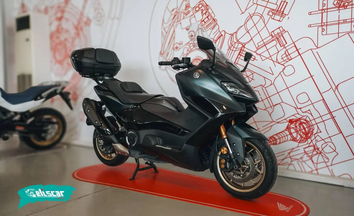 Yamaha T-Max 560 Tech Max (2022 - 24) (2)