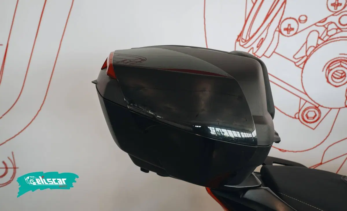 Yamaha T-Max 560 Tech Max (2022 - 24) (7)