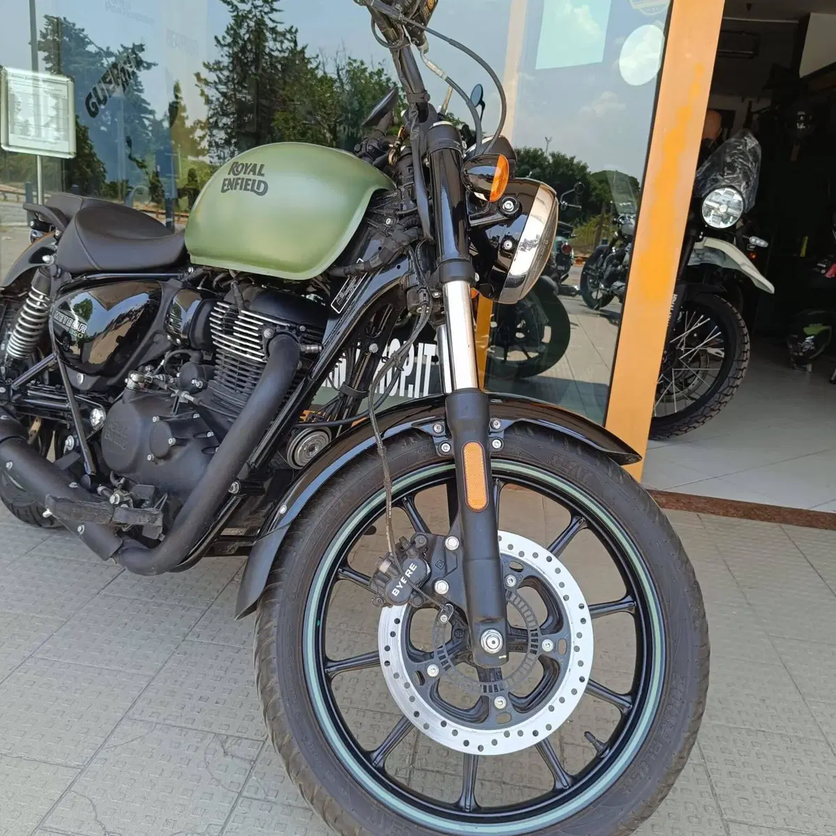 Royal Enfield HNTR 350 (2022 - 26) (2)