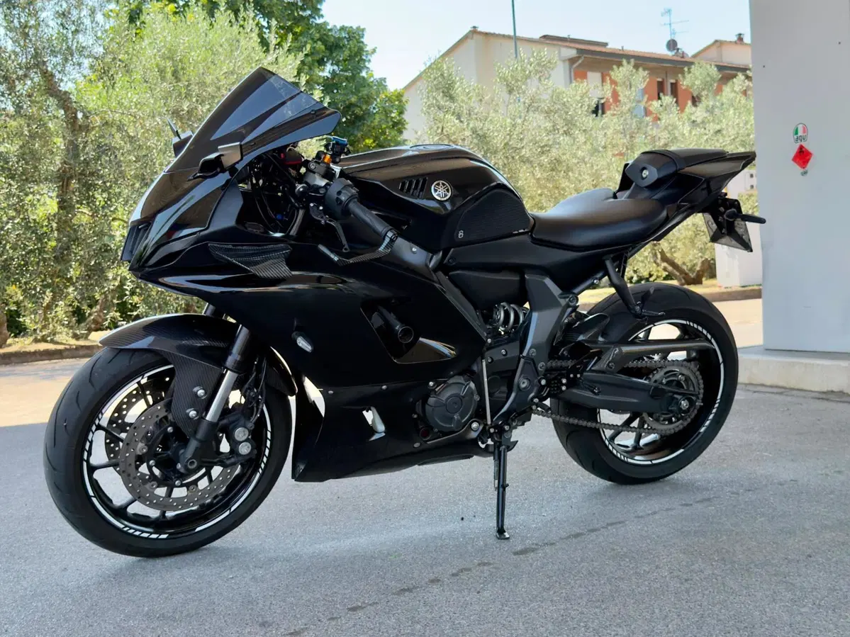 Yamaha YZF R7 (2021 - 25) (3)