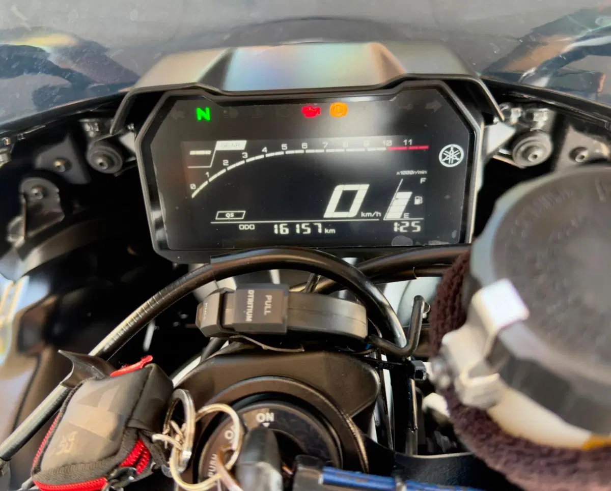 Yamaha YZF R7 (2021 - 25) (8)