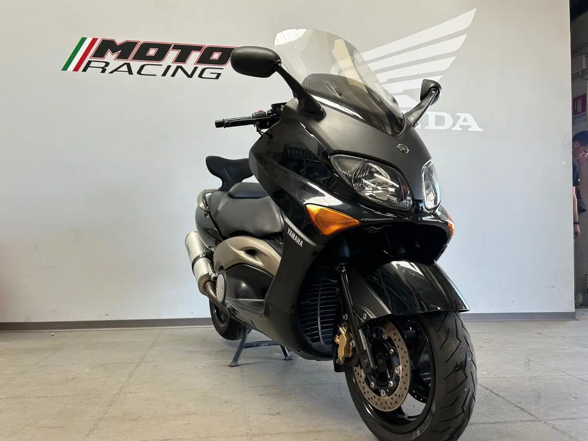Yamaha T-Max 500 (2004 - 07) (3)