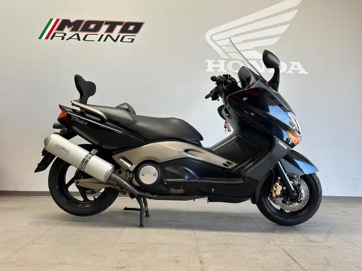 Yamaha T-Max 500 (2004 - 07) (4)