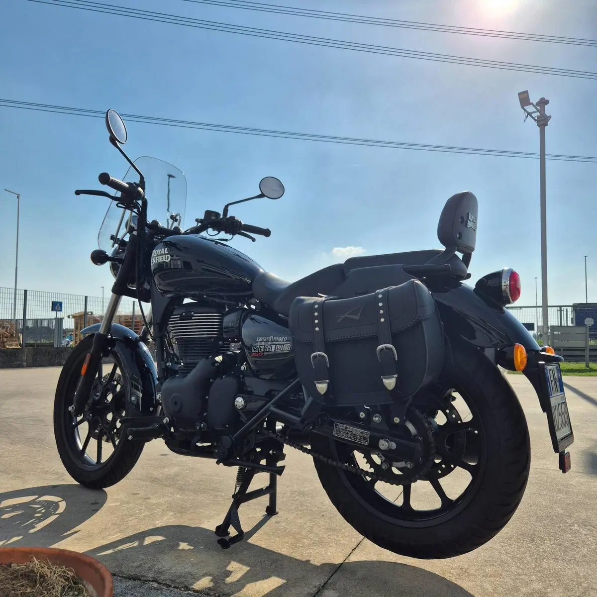 Royal Enfield Meteor 350 (2021 - 26) (3)