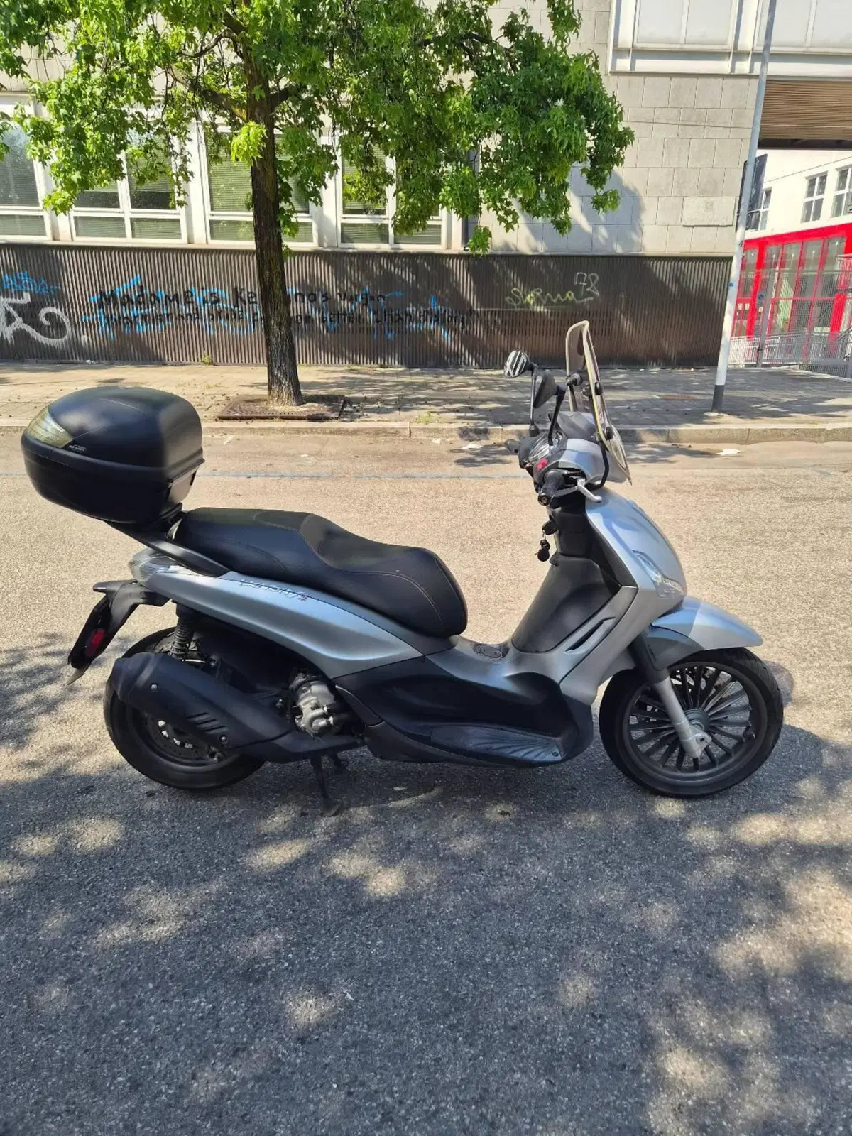 Piaggio Beverly 300 i.e. ABS-ASR (2016 - 20) (2)