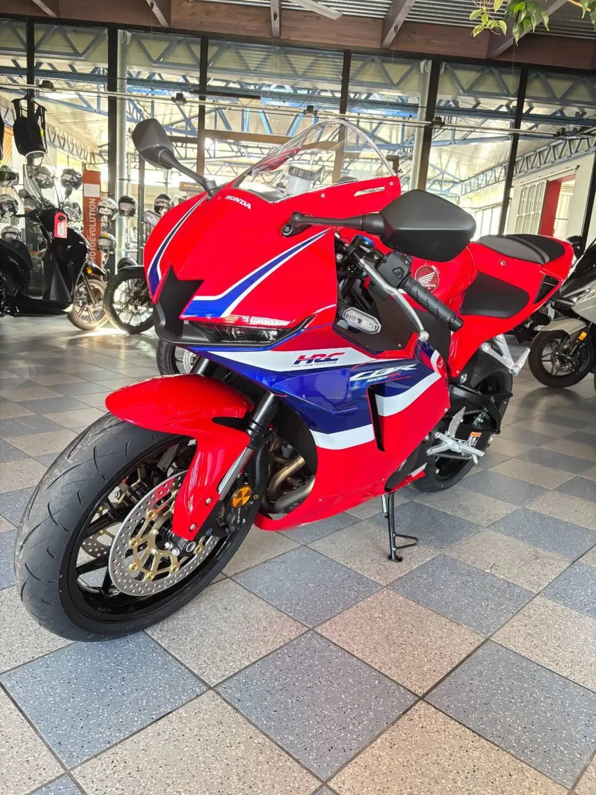 Honda CBR 600 RR (2024 - 26) (3)