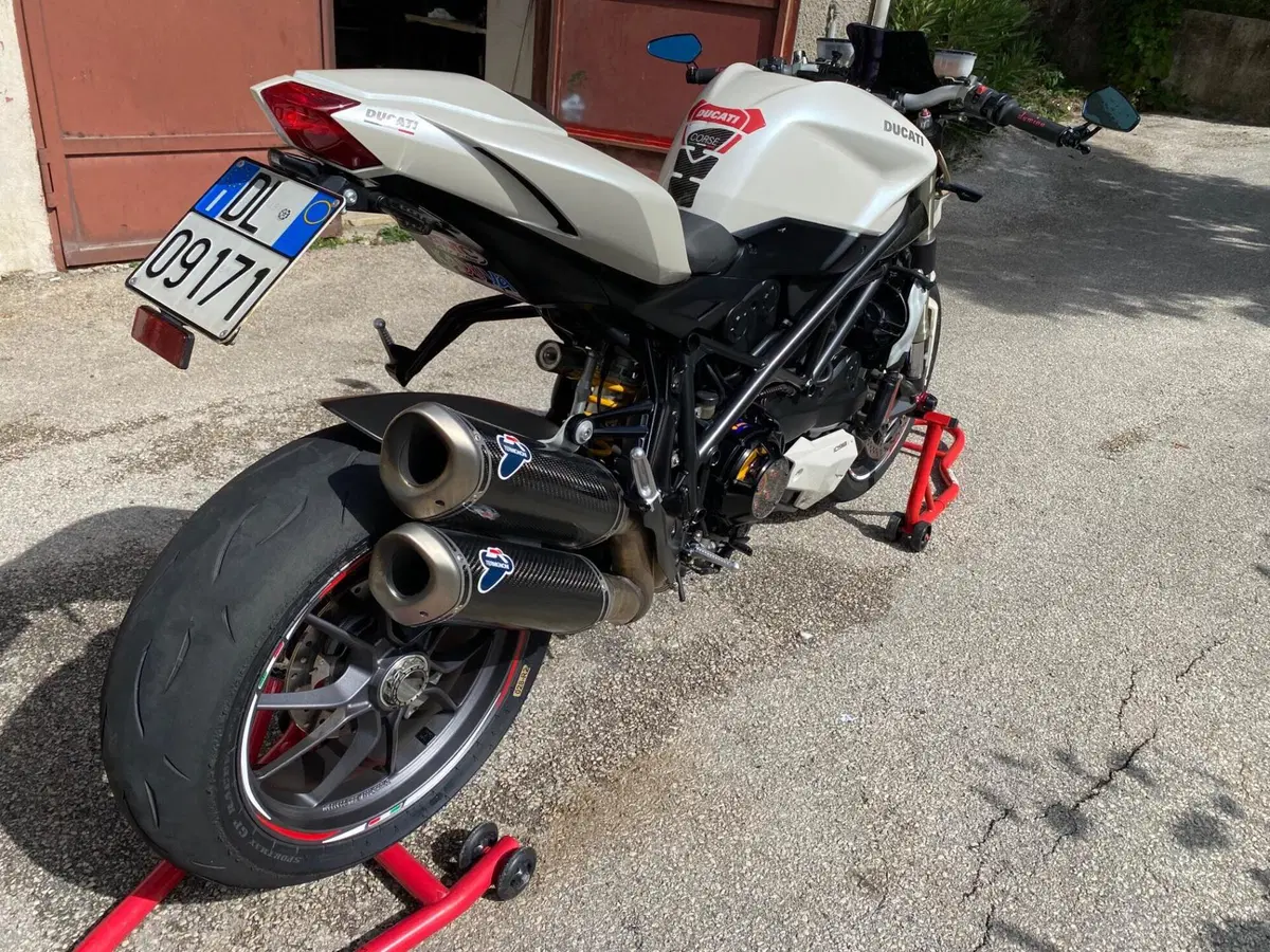 Ducati Streetfighter (2009 - 12) (3)