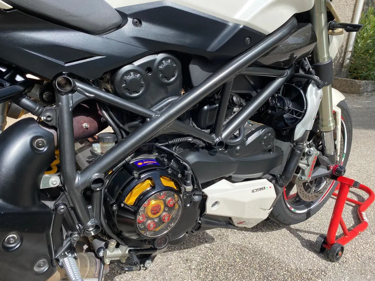 Ducati Streetfighter (2009 - 12) (4)