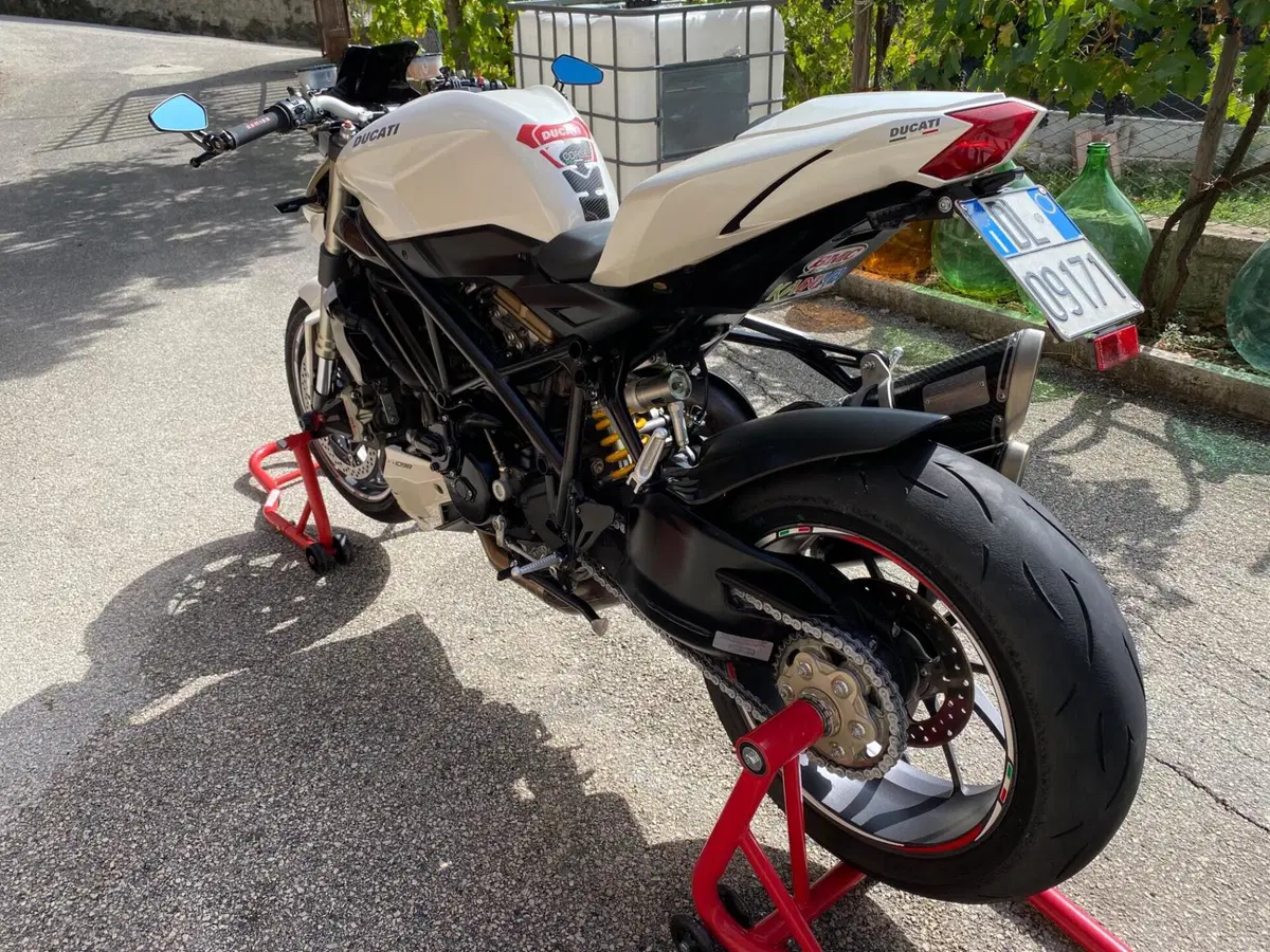 Ducati Streetfighter (2009 - 12) (6)