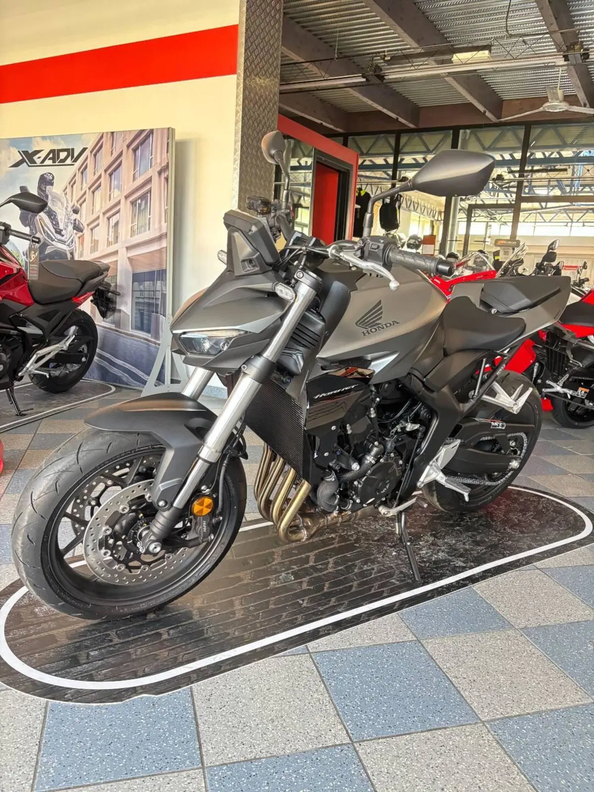 Honda CB 1000 Hornet (2025 - 26) (3)