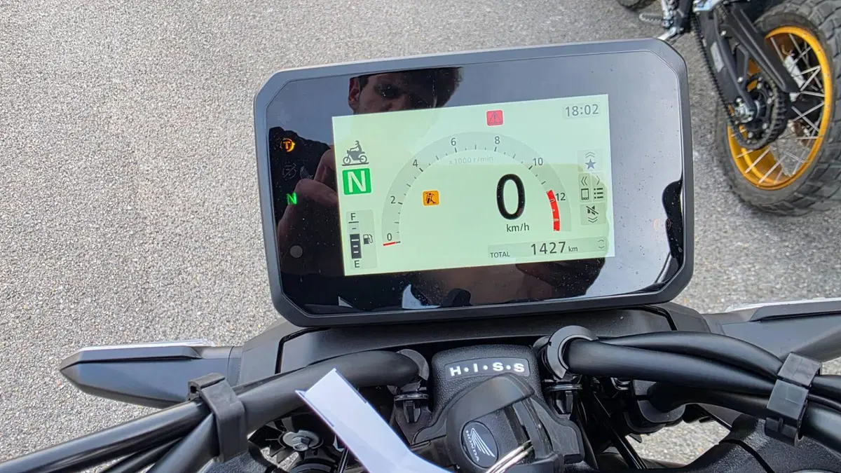 Honda CB 1000 Hornet (2025 - 26) (6)